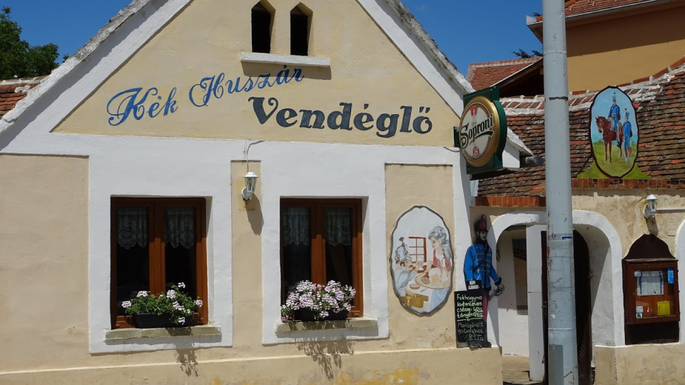 Kék Huszár Vendéglő