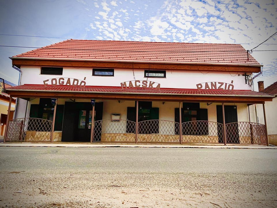 Macska Panzió és Étterem