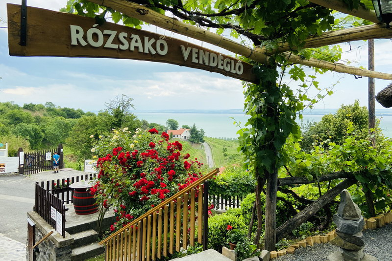 Rózsakő Borpince Étterem