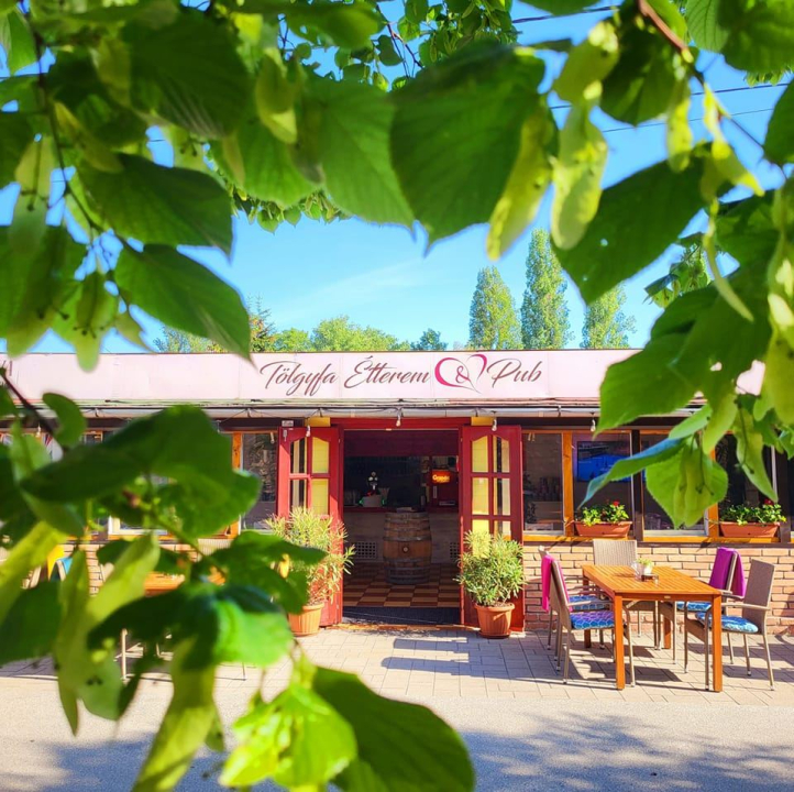 Tölgyfa Étterem & Pub